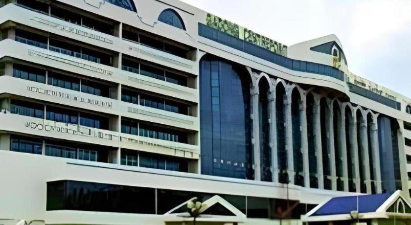 The Centrepoint Hotel Bandar Seri Begawan Luaran gambar